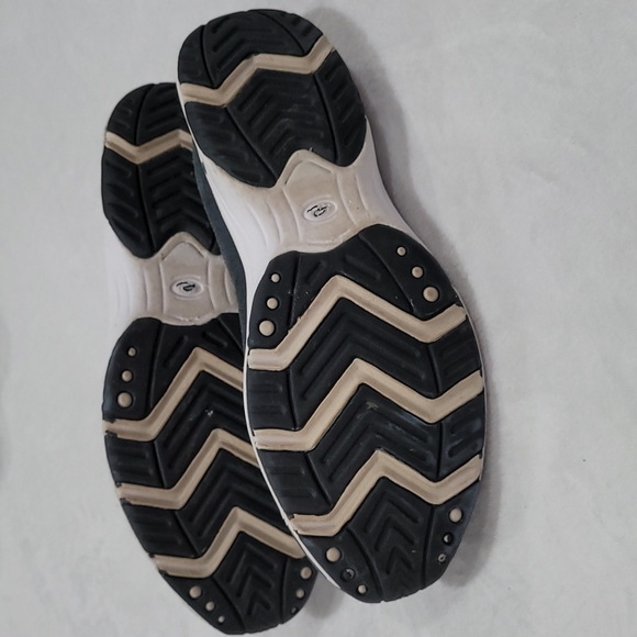 EUC Easy Spirit Traveltime Sneaker Black size 10 1/2 (10.5) - Picture 6 of 7